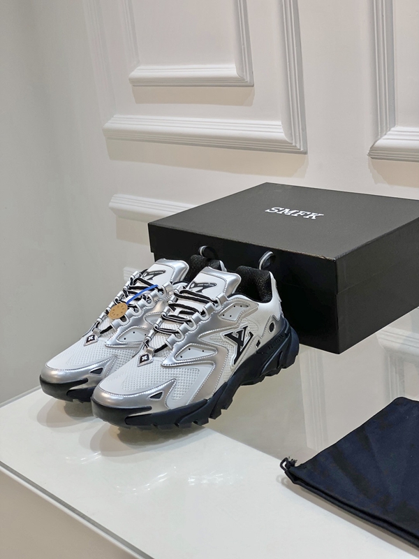 ルイヴィトン靴背面デザイン